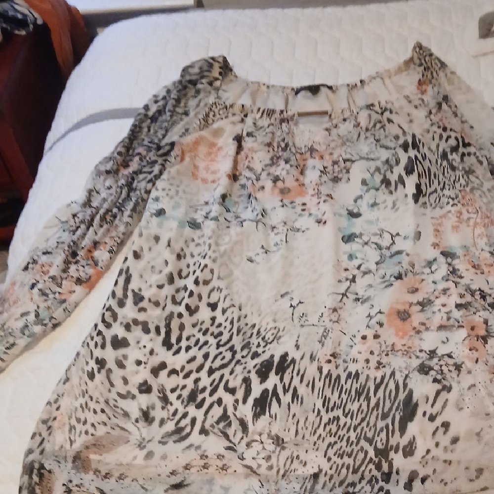 Sara Michelle Black and White Ruffled Long Sleeve Blouse